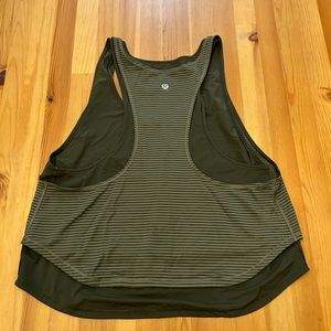 Lululemon green layered cropped tank